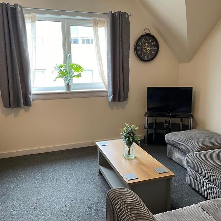 2 Bedroom Flat In Stornoway Town Centre Bagian luar foto