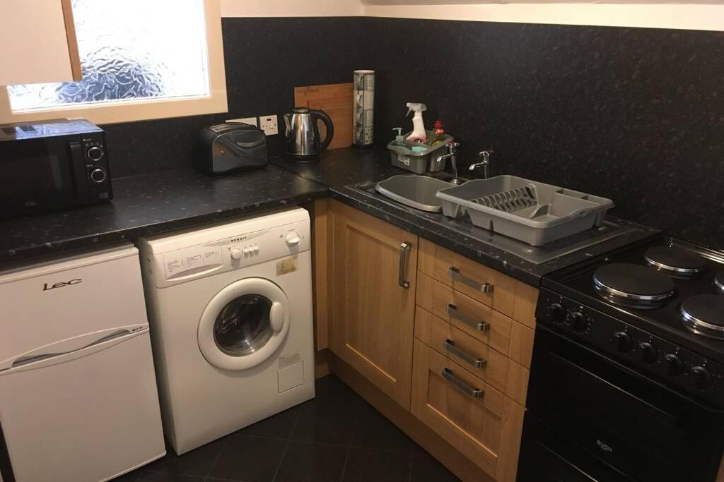 2 Bedroom Flat In Stornoway Town Centre Bagian luar foto